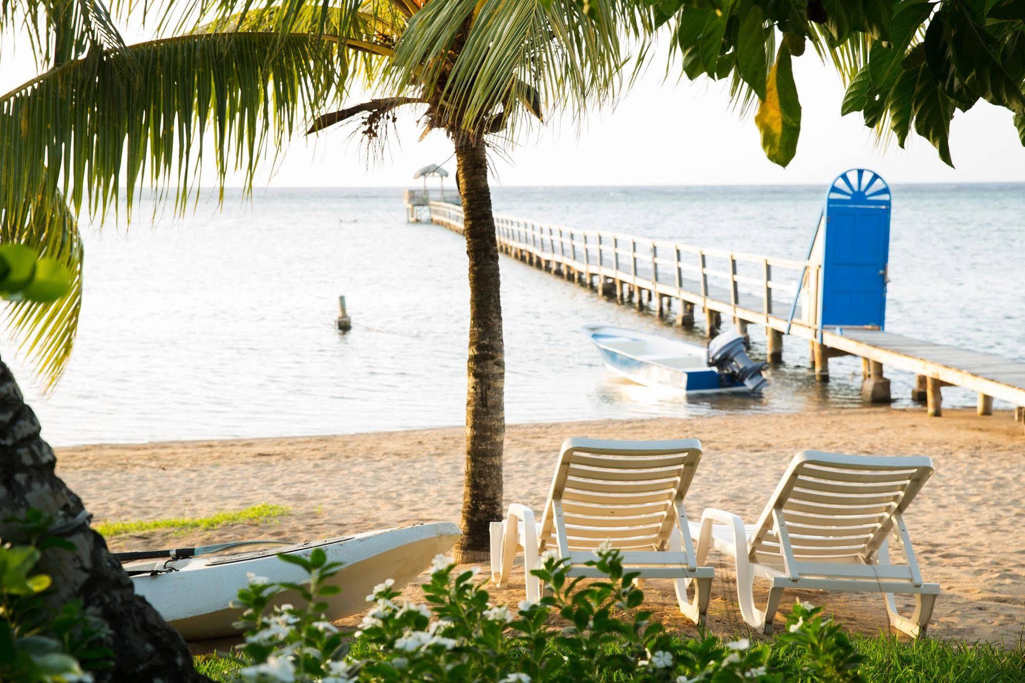 Hotel Puerta Azul Sandy Bay Exteriér fotografie